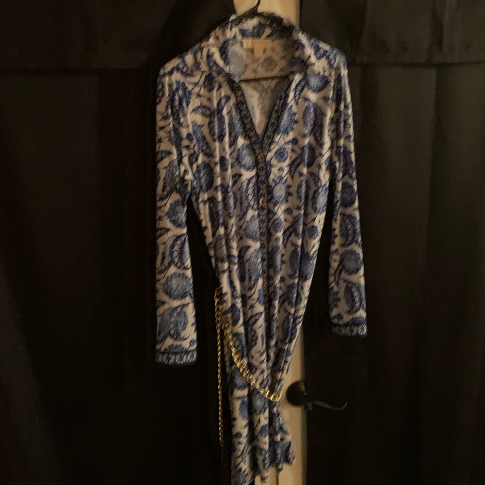 Michael Kors fun flattering shirt dress with belt